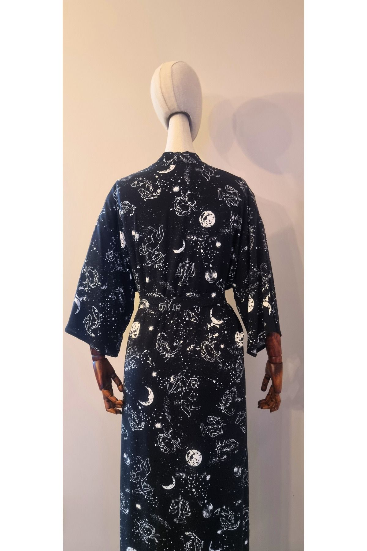 Atelier Nui Black Horoscope Kimono & Siyah Burç Baskılı Kimono & Elbise & Beachwear