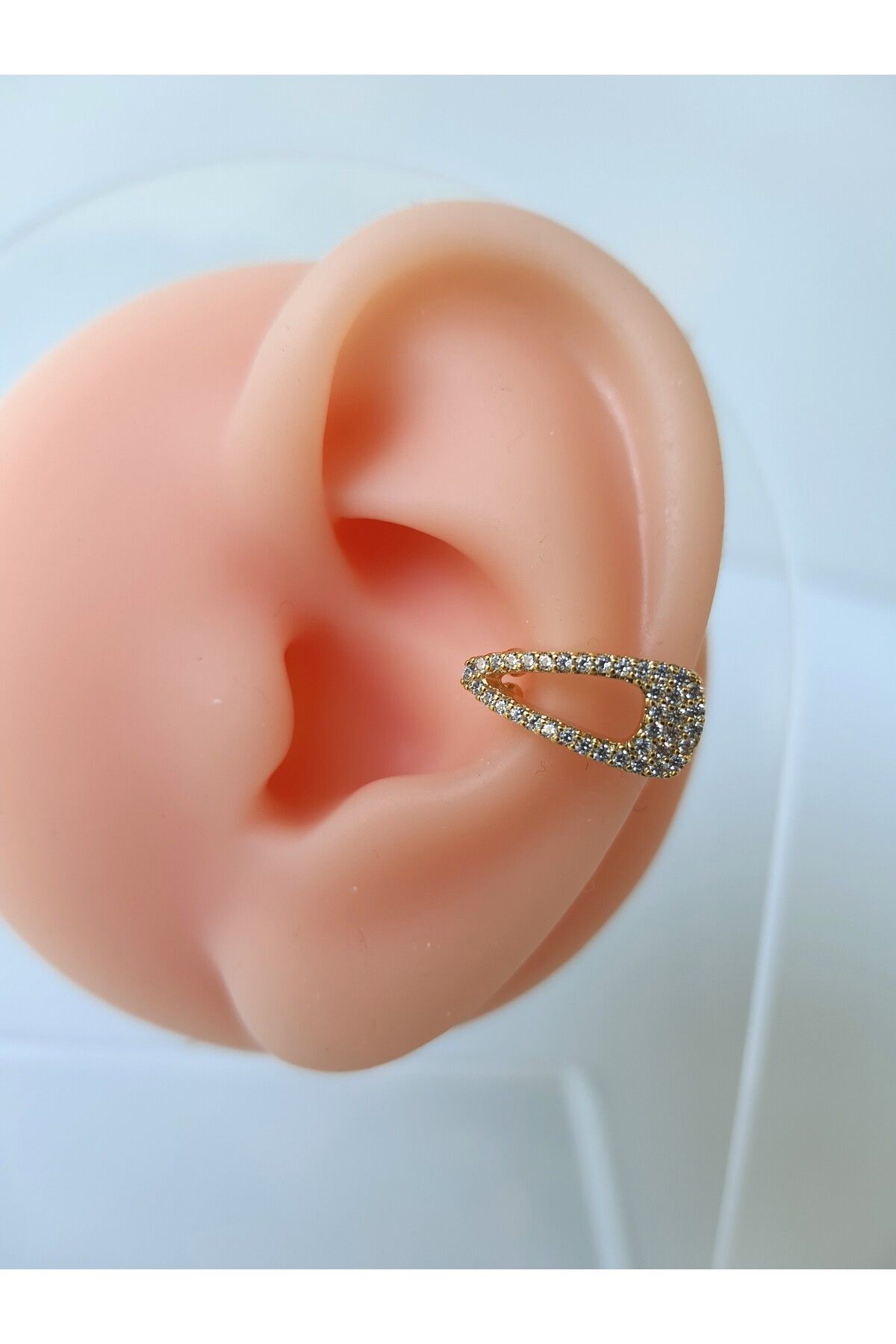 kurukafagift Toka Şeklinde Zirkon Taşlı  Sıkıştırmalı Earcuff Kıkırdak Tek Küpe