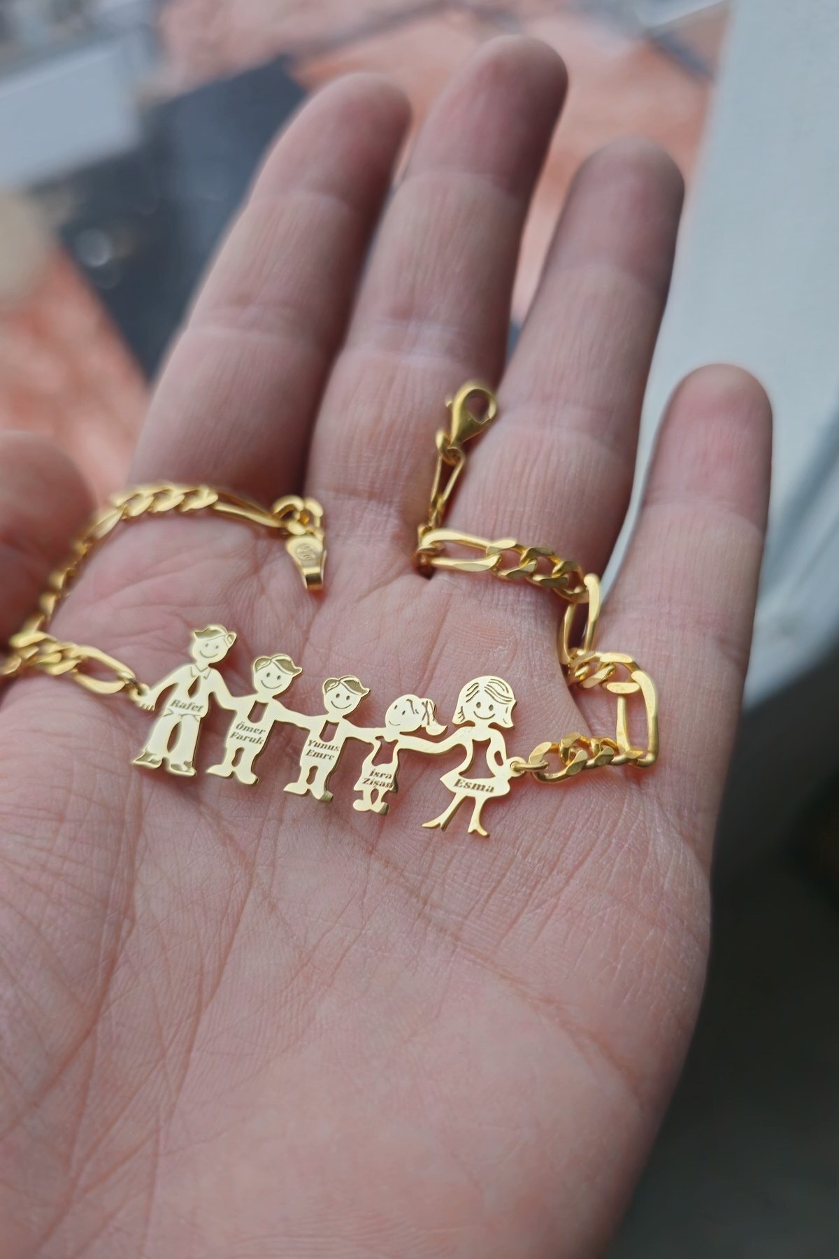 925 Ayar Gümüş 24 Ayar Altın Kaplama İsimli Aile Figürlü Bileklik