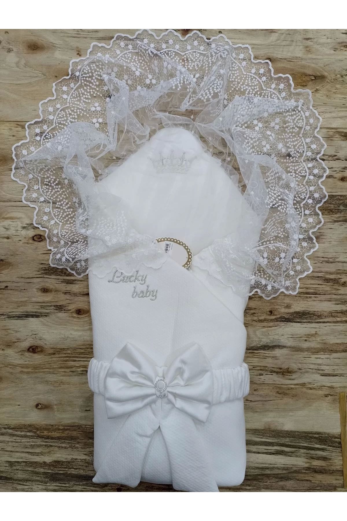 Moda Azze Yenidoğan Sahra Taç Lucky Baby Nakışlı Kumru Kundak Bebek Battaniyesi Ekru