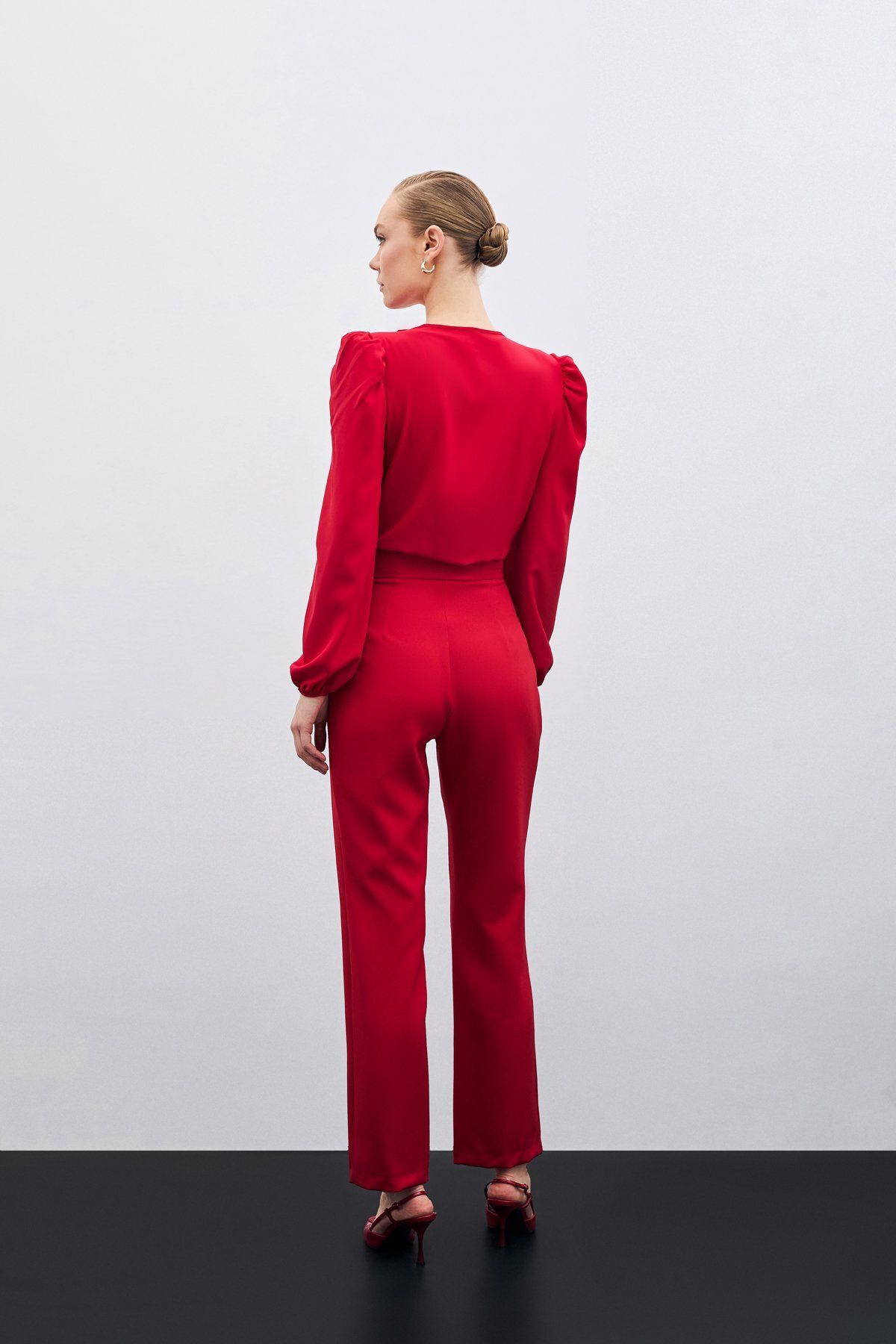 Sateen-Pantaloni roșii - cu detalii accesorii 4