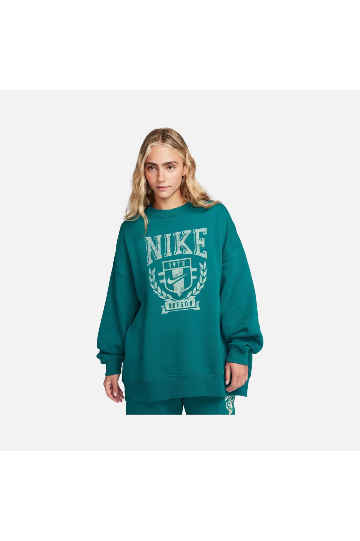 Nike Sportswear Fleece Oversized Crew Varsity Kadın Sweatshirt FZ0226-381