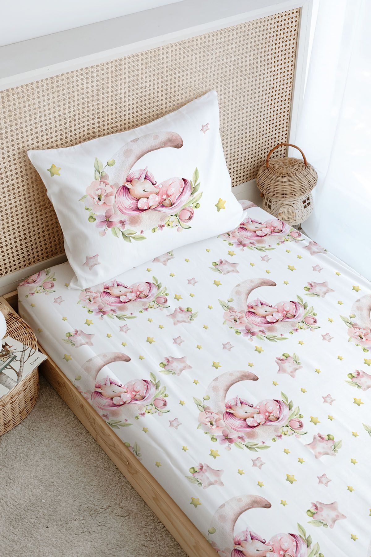 Tuğba Kuğu-Single Elastic Sheet Set - for Baby Series - Unicorn Sleeping on the Moon 3