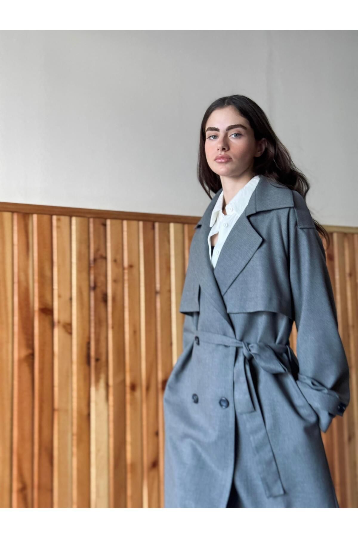 Retrobird Tasarım Ingiliz Pelerin Model Trenchcoat Ceket Kadın Füme