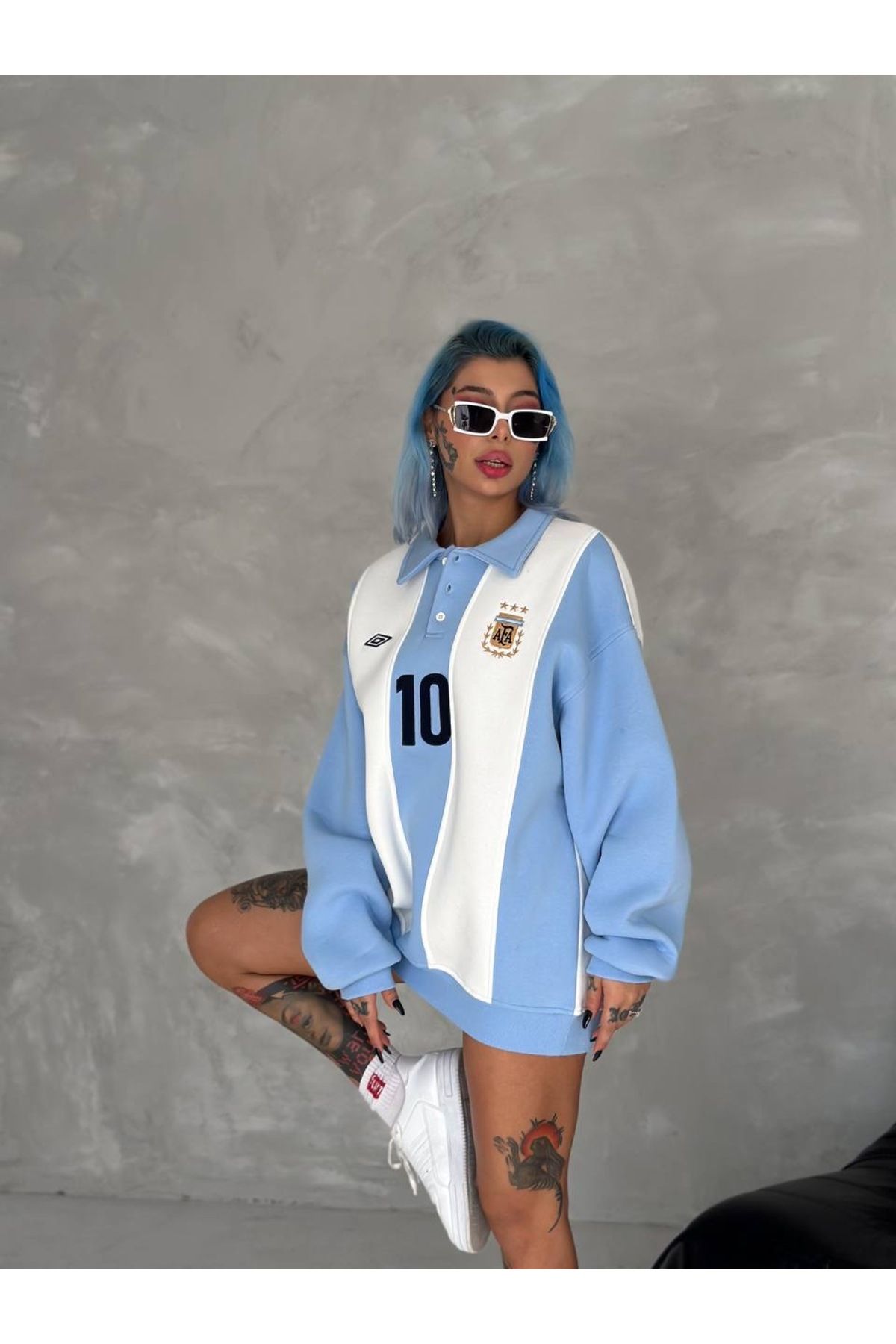 YKA Unisex Gökyüzü Mavisi Oversize Sweatshirt - Retro Futbol Temalı Şıklık