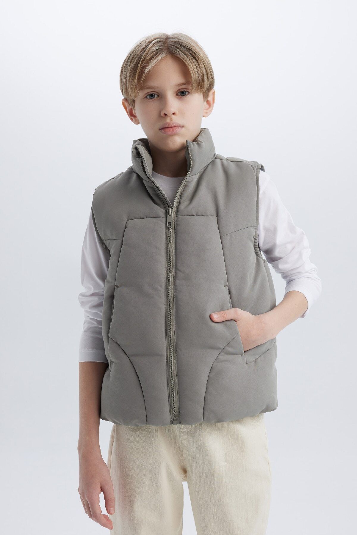 DeFacto-Boy's Water Repellent Zippered Stand Collar Vest D5908A825Sp 1