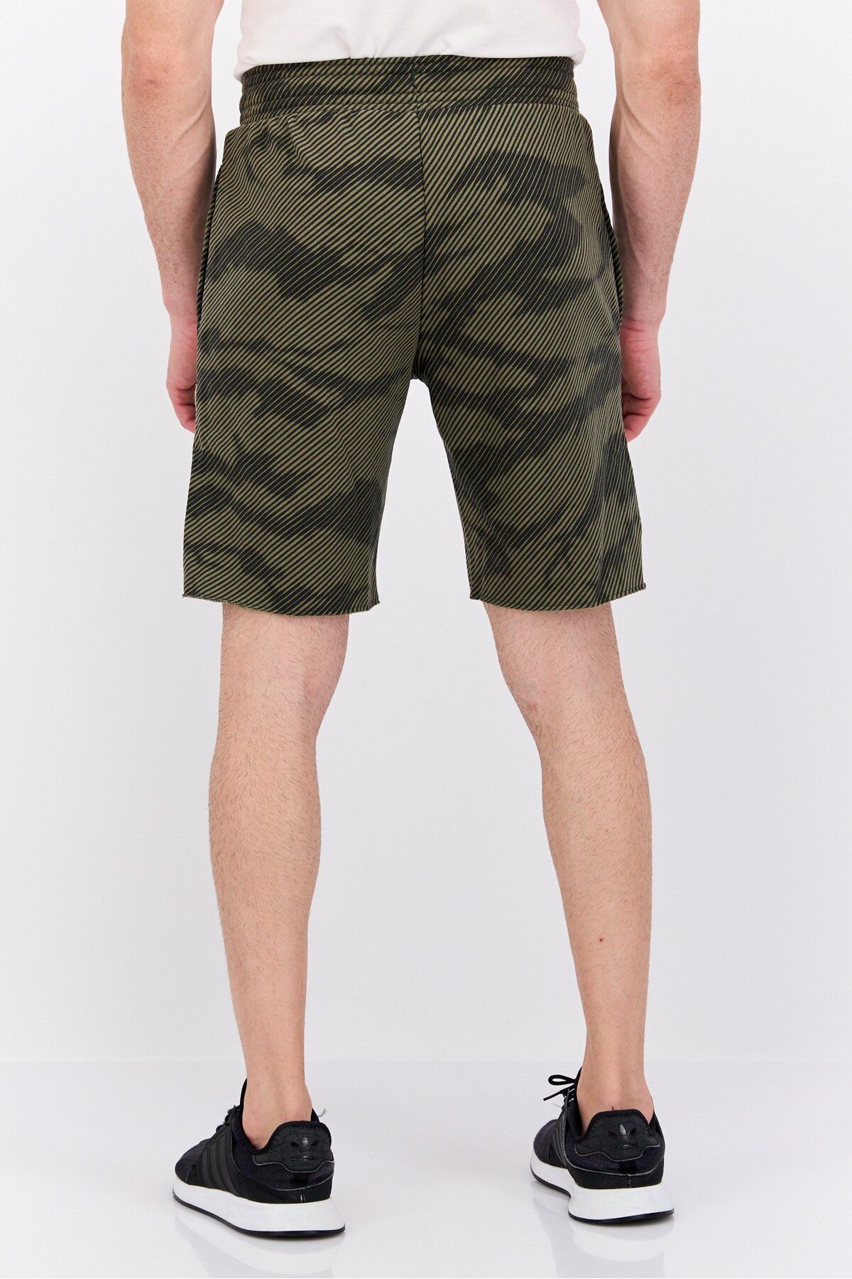 Under Armour-Men Sportswear Fit Training Shorts, Olive 2