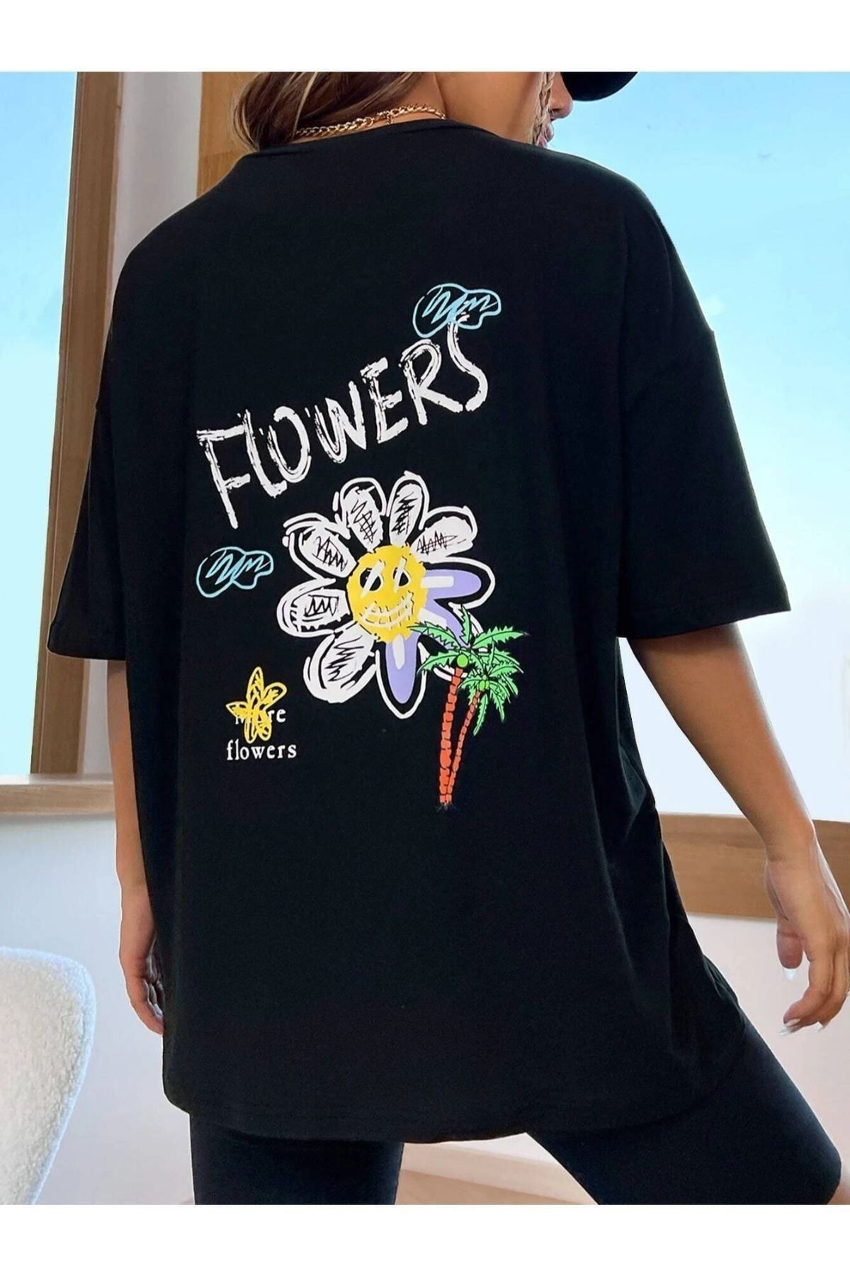 GIANTSTORE Kadın Siyah Flowers Baskılı Bisiklet Yaka Tshirt
