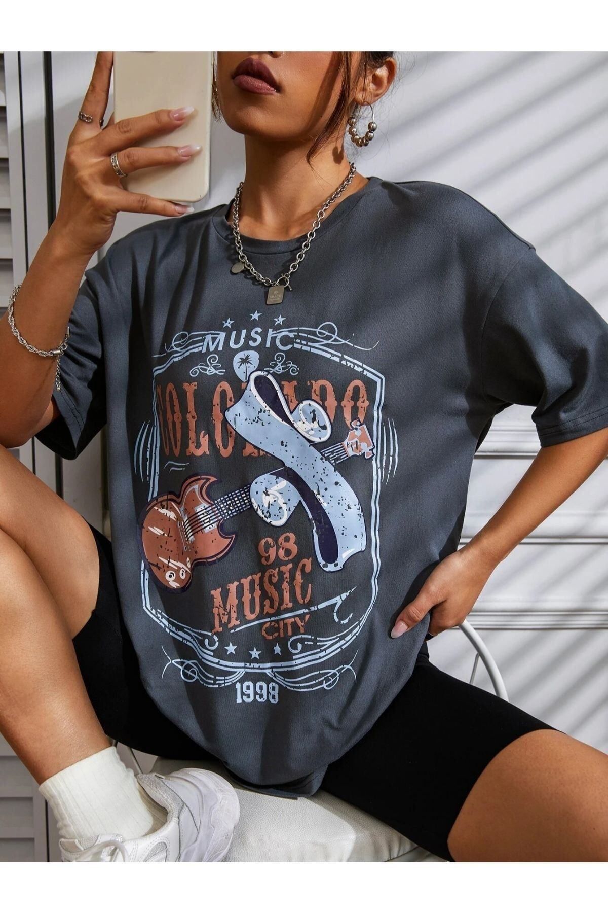 GIANTSTORE Kadın Gri 98 Musıc Cıty Oversize Bisiklet Yaka Tshirt