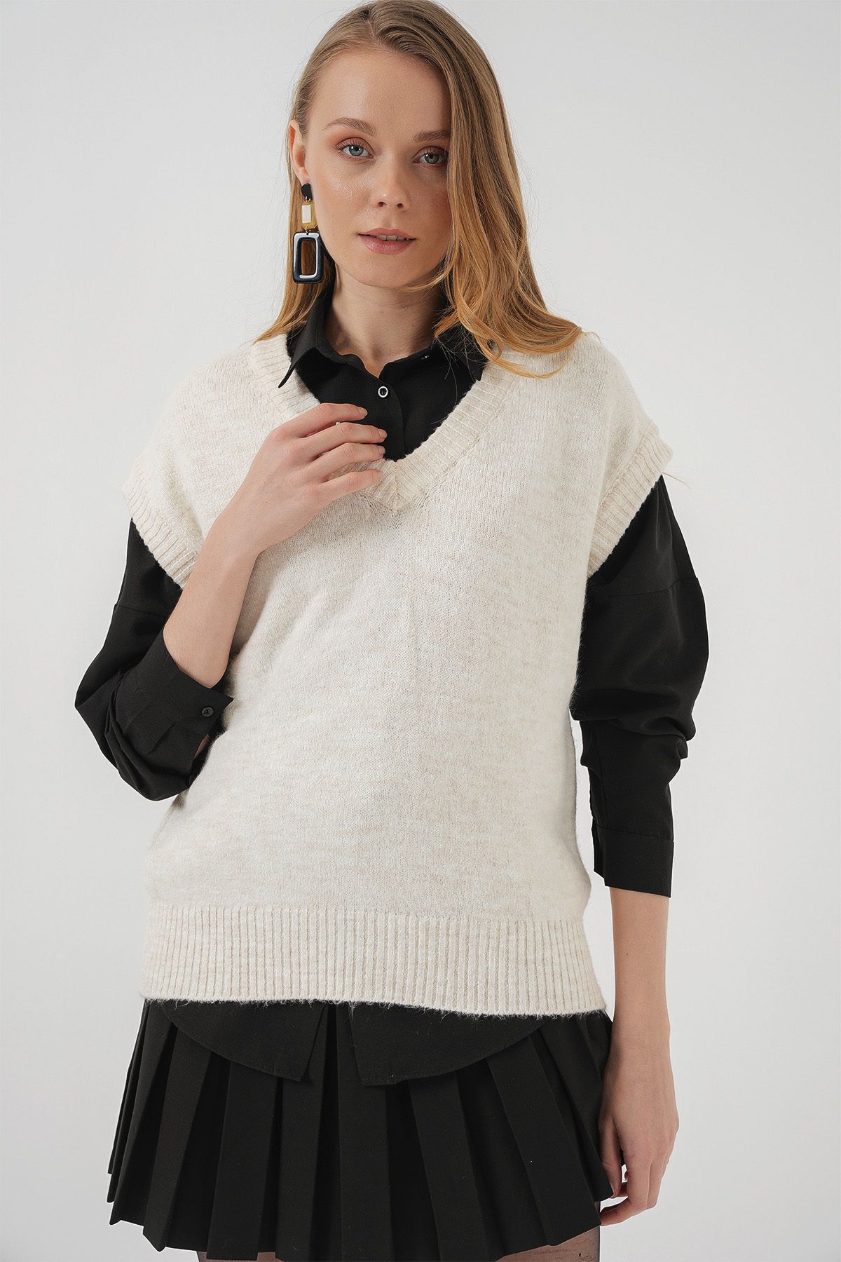 Bigdart-Ecrufarbener Strickpullover mit V-Ausschnitt – 15914 3