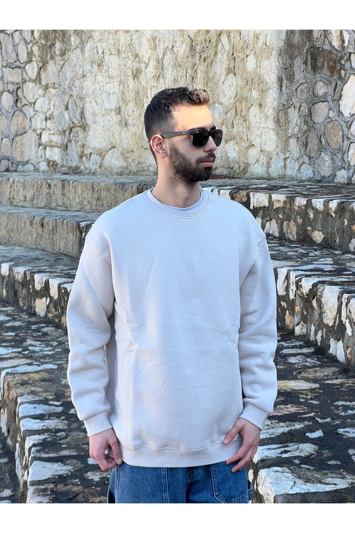 Pyramit Store Basic Sweatshirt