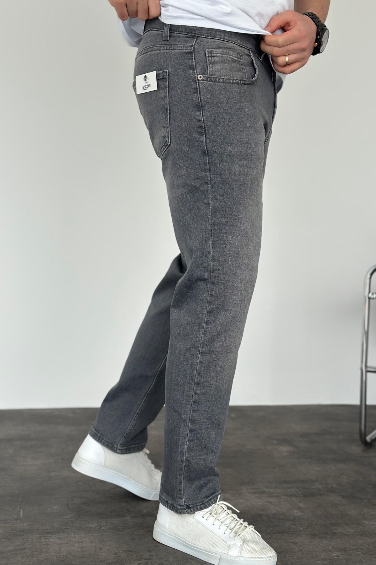 MADZEYMODA-Men's Regular Fit Lycra Stretchy Gray Jean Jeans Ke-677 2