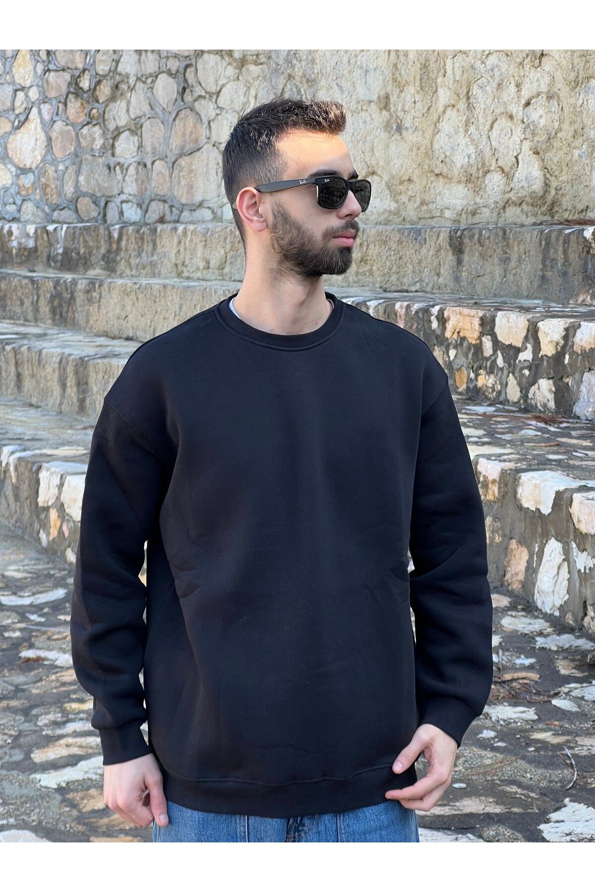 Pyramit Store Basic Sweatshirt