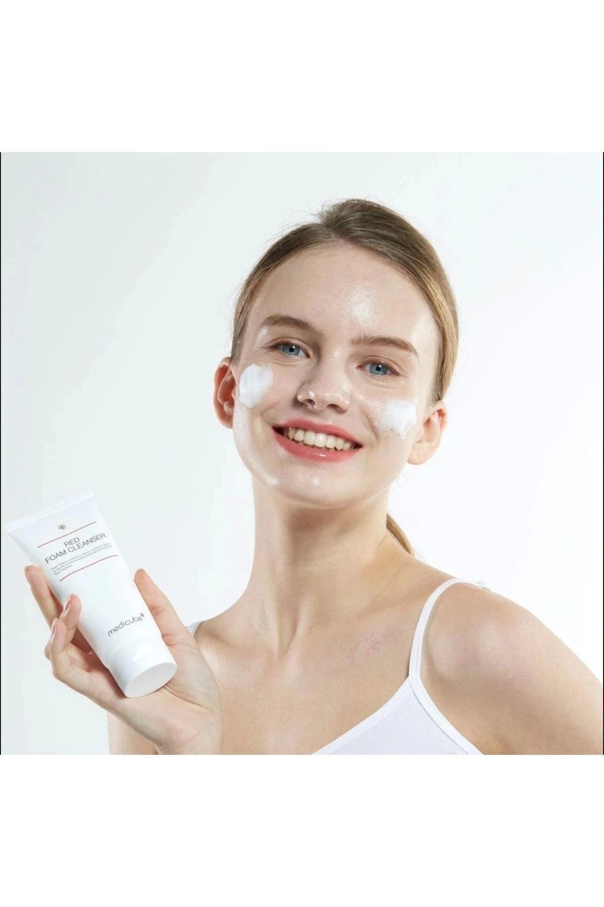 پاک کننده صورت فوم قرمز 2020 120ML Medicube