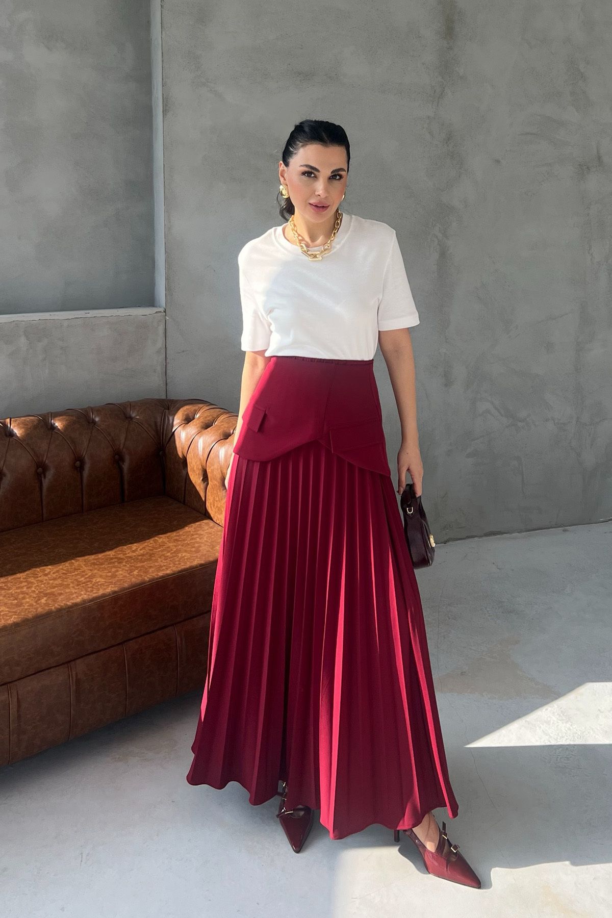 Seda Yalçın Atelier-تنورة ذات ثنيات من قطعتين باللون العنابي من Pinterest 2