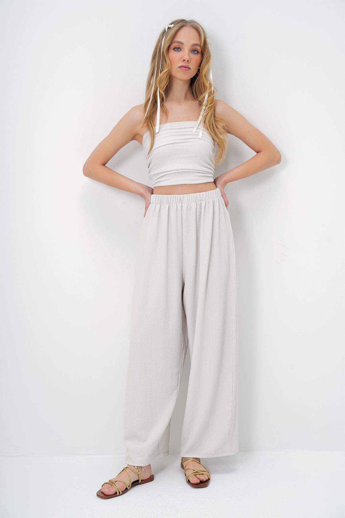 Trend Alaçatı Stili-Women's Stone Textured Side Draped Strapless Crop Blouse and Pants Suit Alc-X13410 2