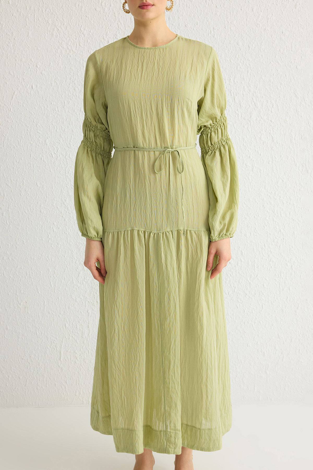 Trendyol Modest-Grünes, gerades, gewebtes Aerobin-Kleid TCTSS25EB00011 3