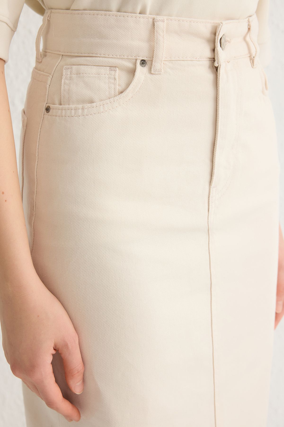Trendyol Modest-Ecrufarbenes, ungefüttertes, gerades Gewebe TCTSS25EE00000 3