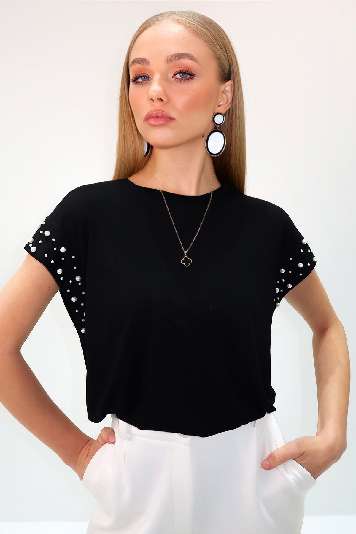 Trend Alaçatı Stili-Bluză neagră pentru femei, cu decolteu cu perle, fără mâneci, ALC-X13522 3
