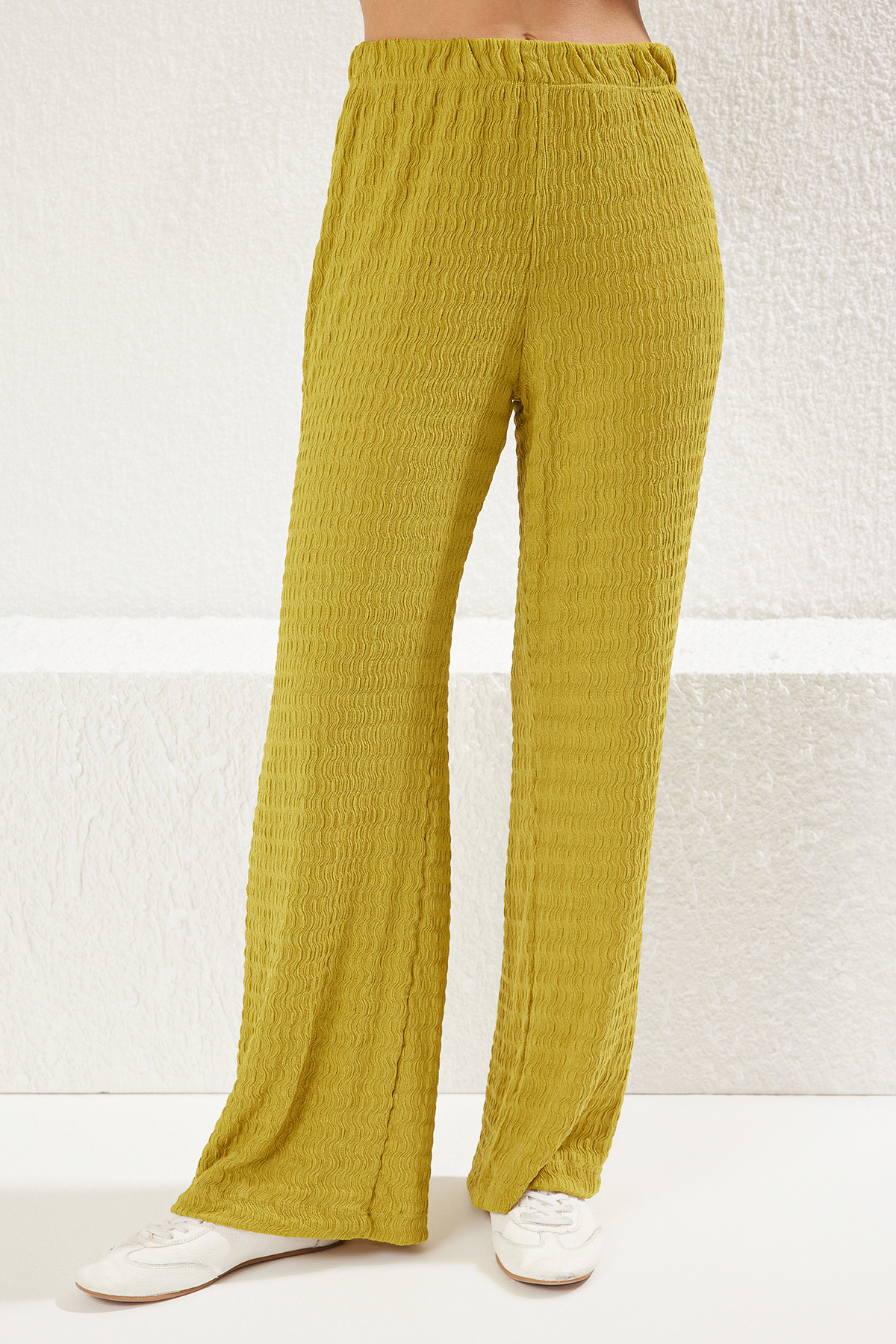 Trendyolmilla  Yağ Yeşil Fitted/Vücuda Oturan Dokulu Esnek Örme Alt-Üst Takım TWOSS25AU00014 - Görsel 4