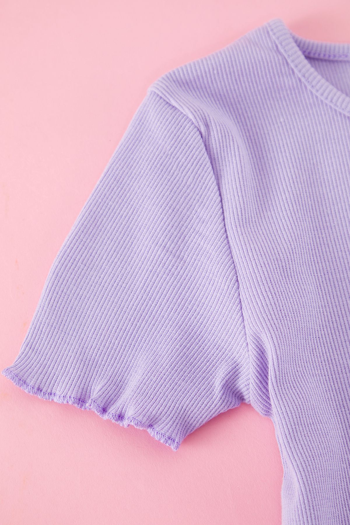 TRENDYOLKIDS-Set aus besticktem Baumwoll-T-Shirt und Leggings für Mädchen in Flieder – TKDSS25AU00020 3
