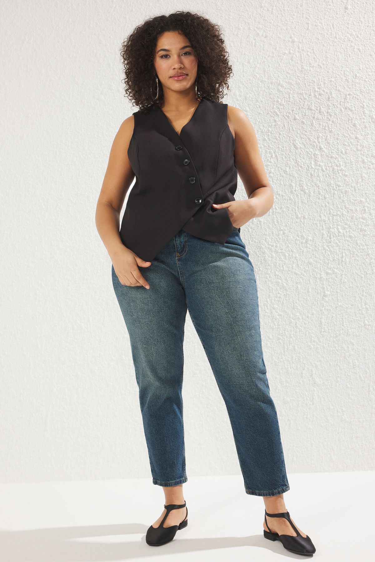 complete the look image