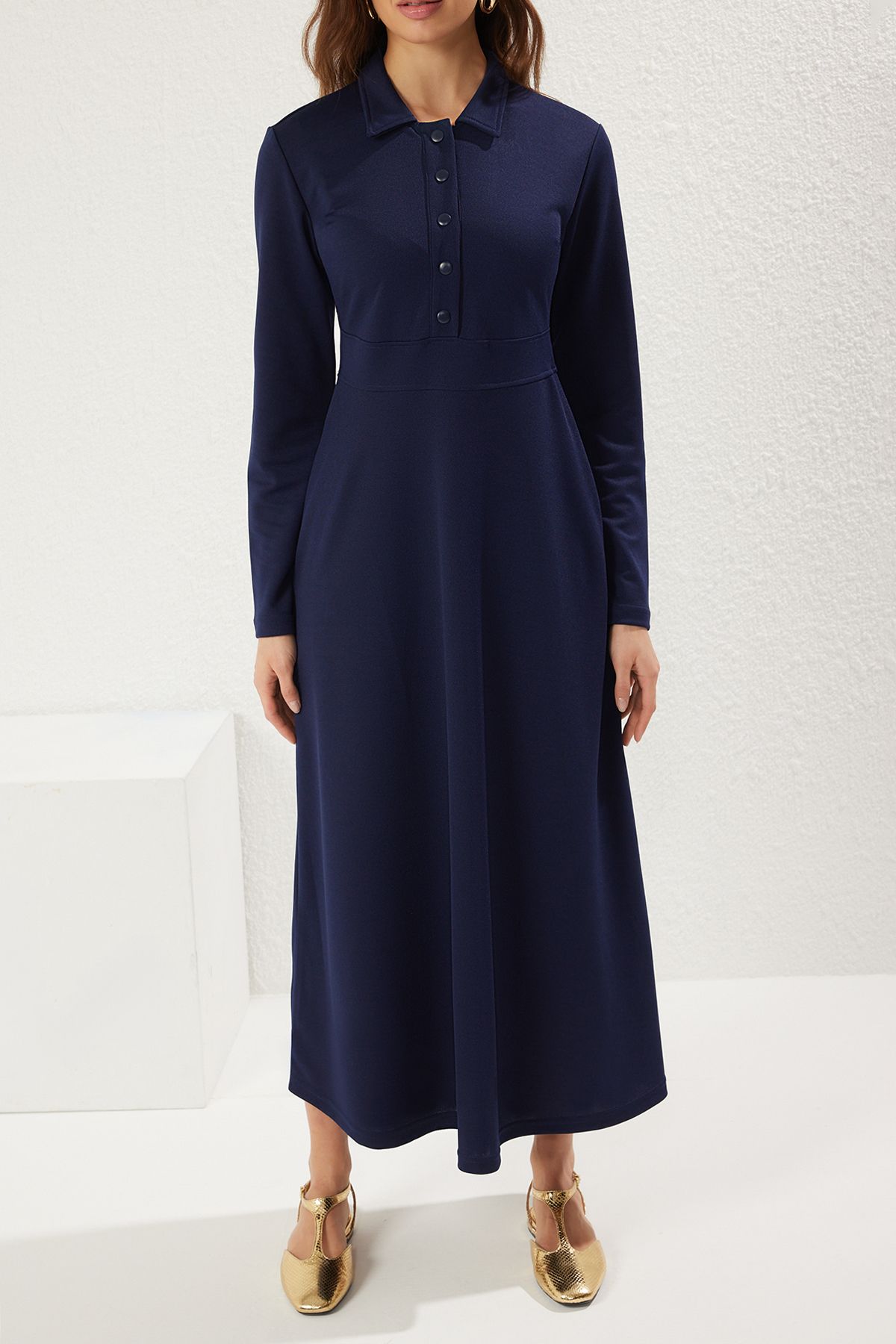 Trendyol Modest-Pletené krepové šaty s pololímečkem v námořnické modré TCTSS25EB00040 3