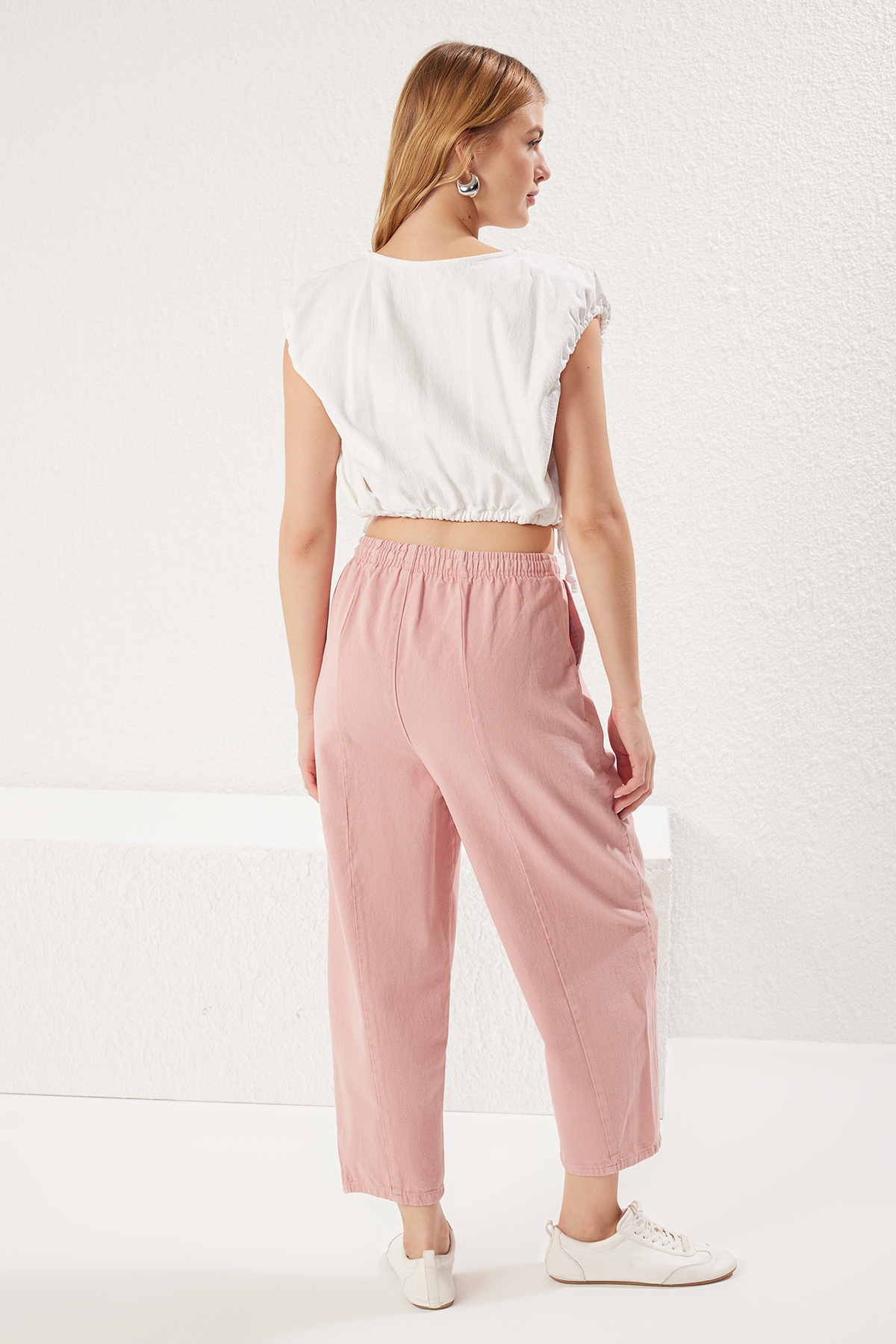 Trendyolmilla  Gül Kurusu Beli Lastikli Balon Paça Slouchy Dokuma Pantolon TWOSS25PL00075 - Görsel 5