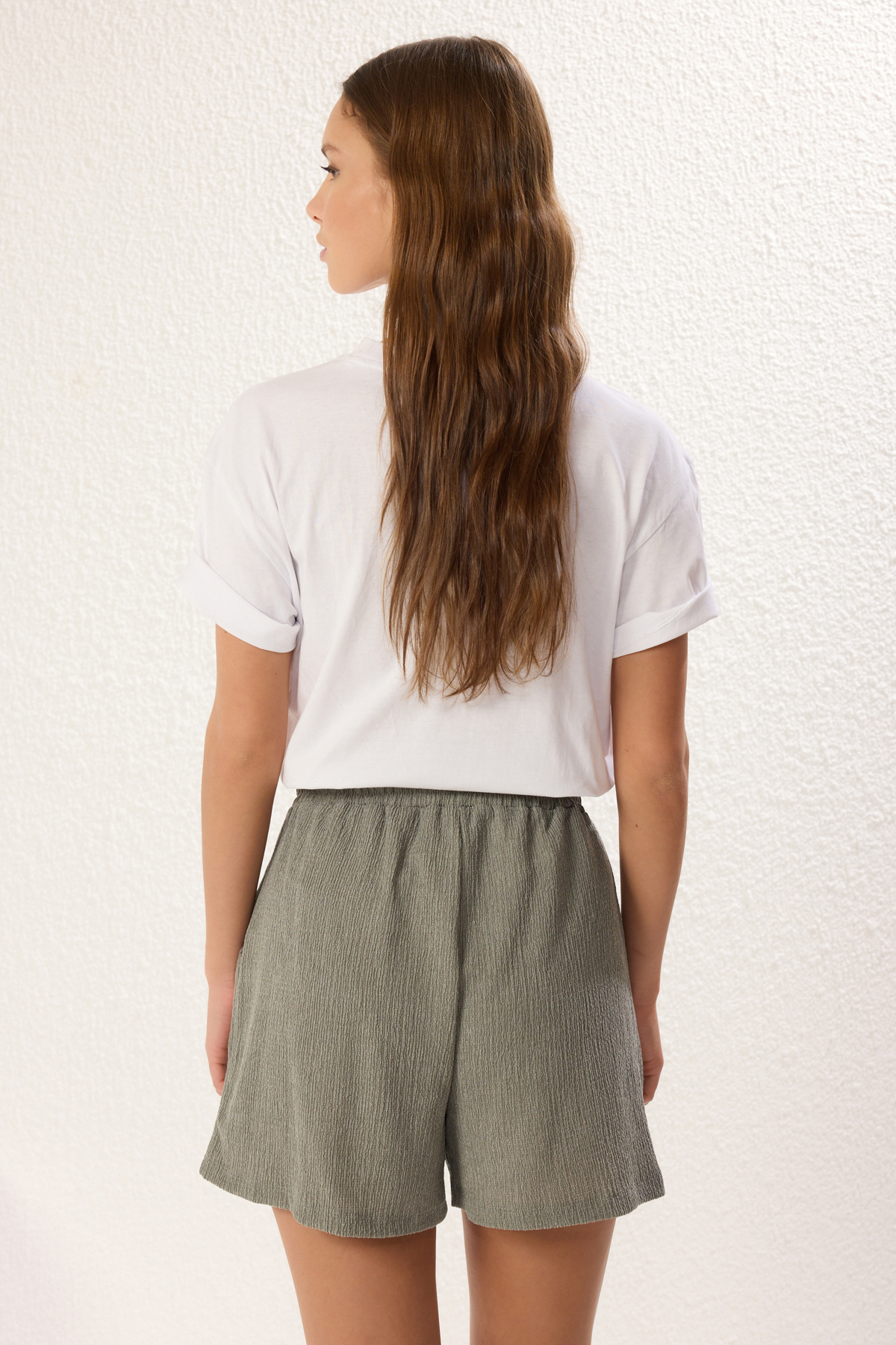 Trendyolmilla  Haki Dokulu Bürümcük Yüksek Bel Esnek Kısa Örme Şort & Bermuda TWOSS25SR00031 - Görsel 5