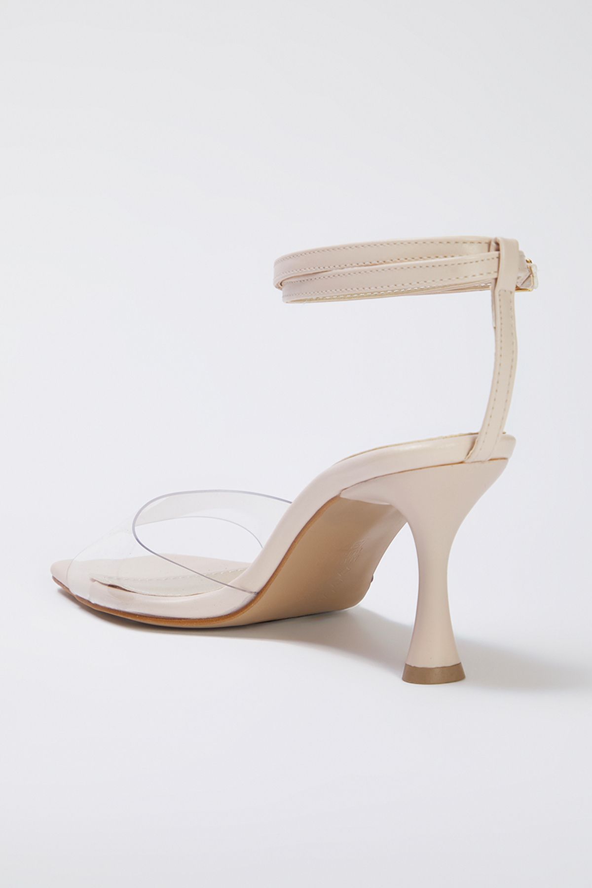 TRENDYOL SHOES-صندل نسائي بكعب عالٍ ومقدمة مربعة من الفينيل باللون البيج - TAKSS25TO00011 3
