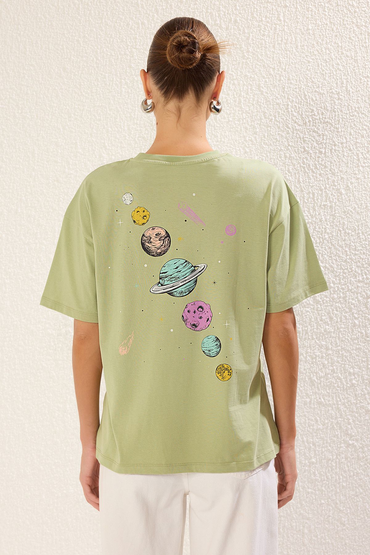 Trendyol Collection-Μέντα εμπρός και πίσω Galaxy Printed Boyfriend Fit Πλεκτό T-Shirt με λαιμόκοψη TWOSS23TS00257 5