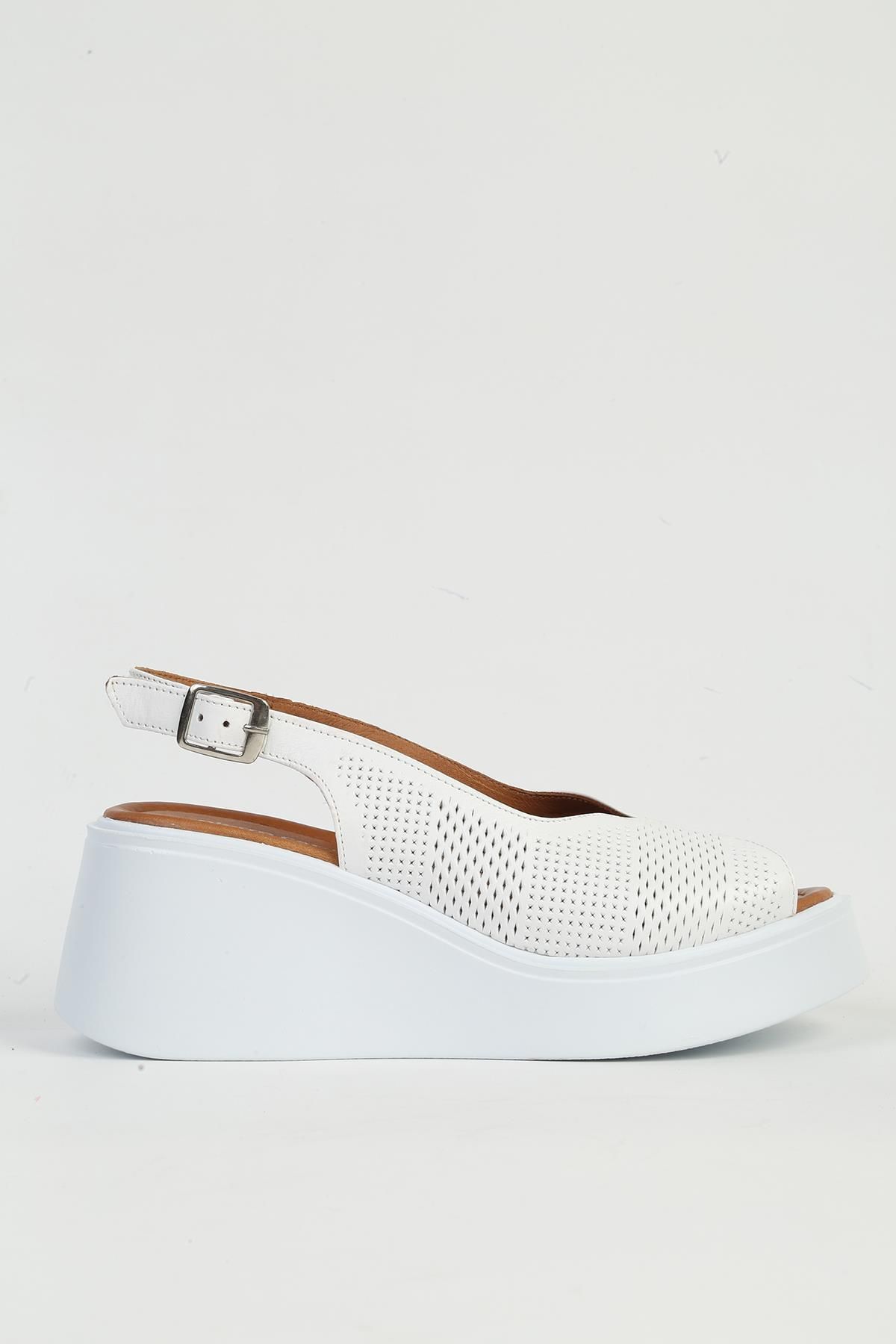 کفش پاشنه دار سفید زنانه PC-54587 Pierre Cardin