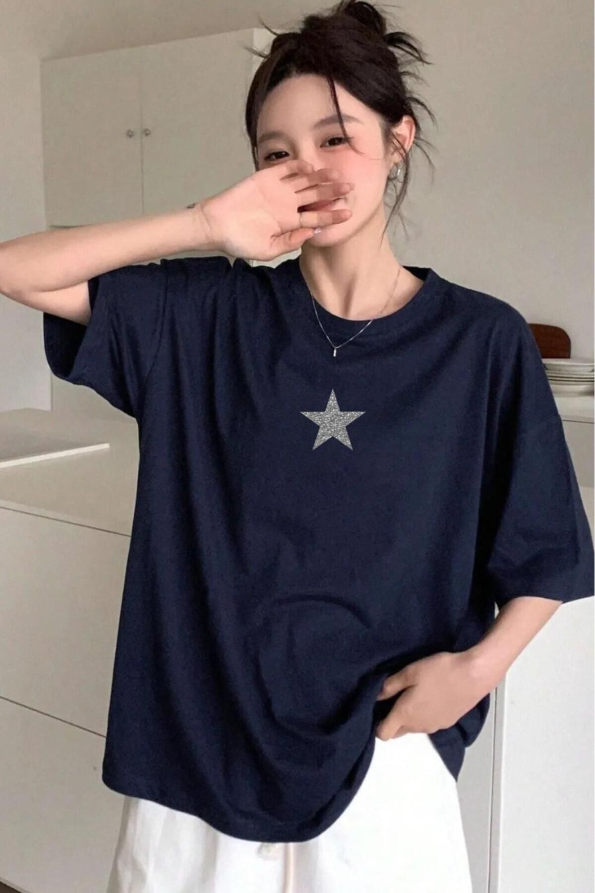 NO 601 Kadın Lacivert  Oversize Gümüş Simli Yıldız Baskılı Trend Bol Kalıp  Tshirt