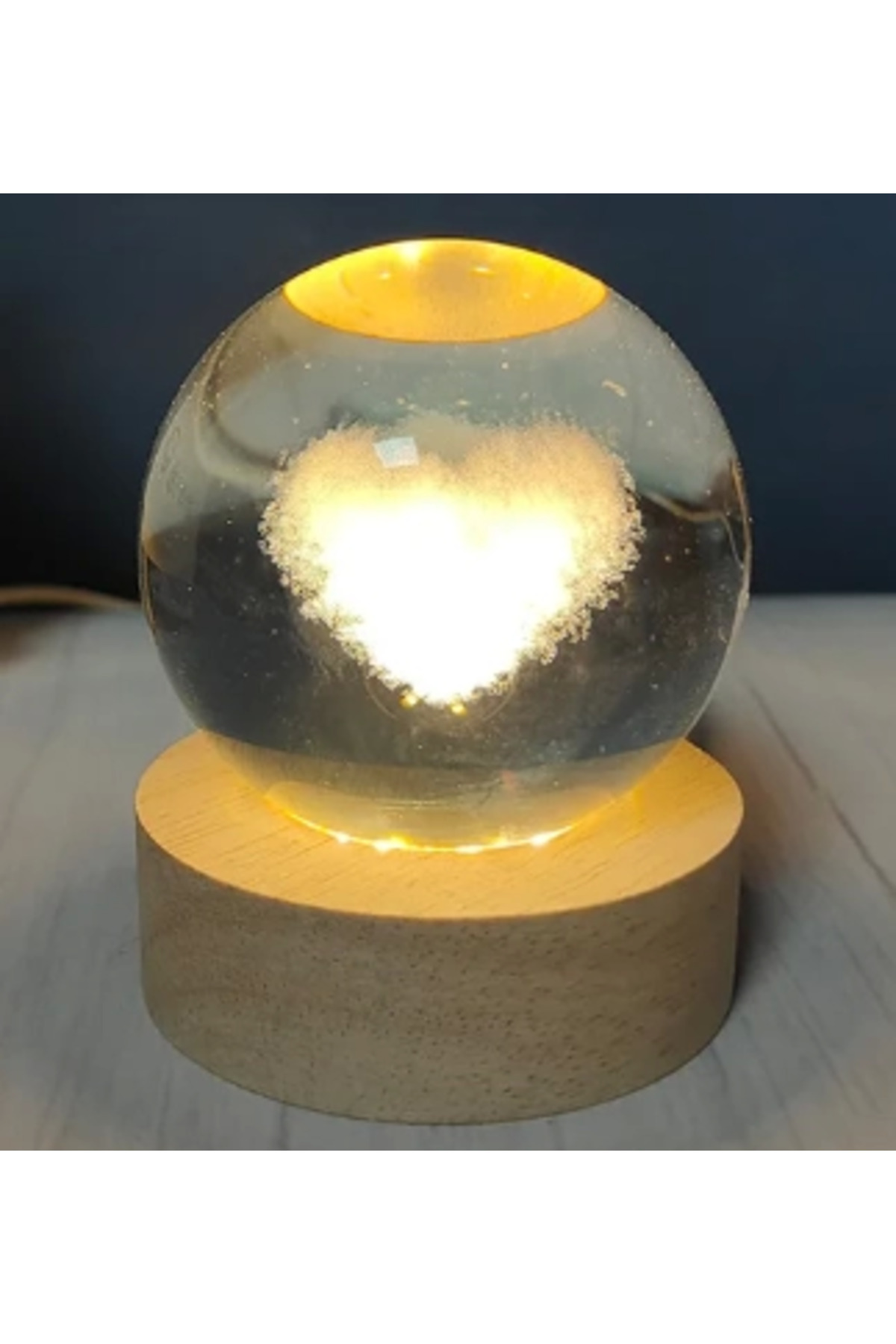 nicefrog Dekoratif Kalp Tasarımlı Ahşap Altlıklı Işıklı Cam Küre 6cm