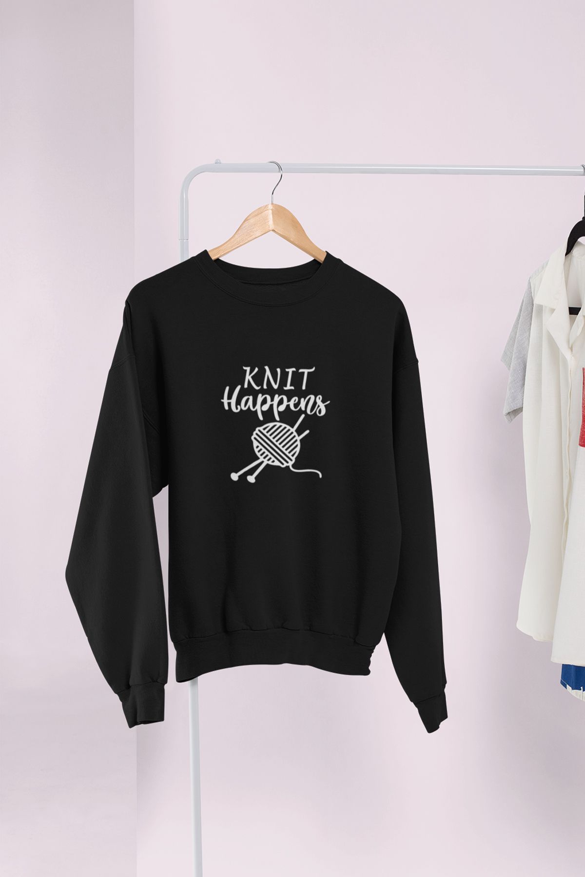 qoeuyl boutique Knıt Hapens Örgü Anne Doğum Günü Eğlenceli Hediyelik Baskılı %100 Pamuklu Bisiklet Yaka Sweatshirt