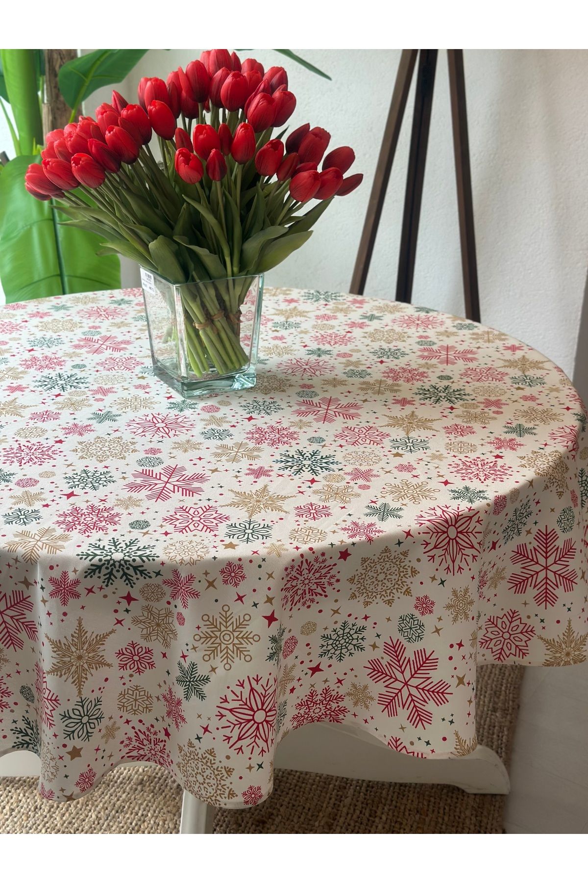 Decamor home-Laceless Stain Resistant Snowflake Pattern Ecru Round Tablecloth 4