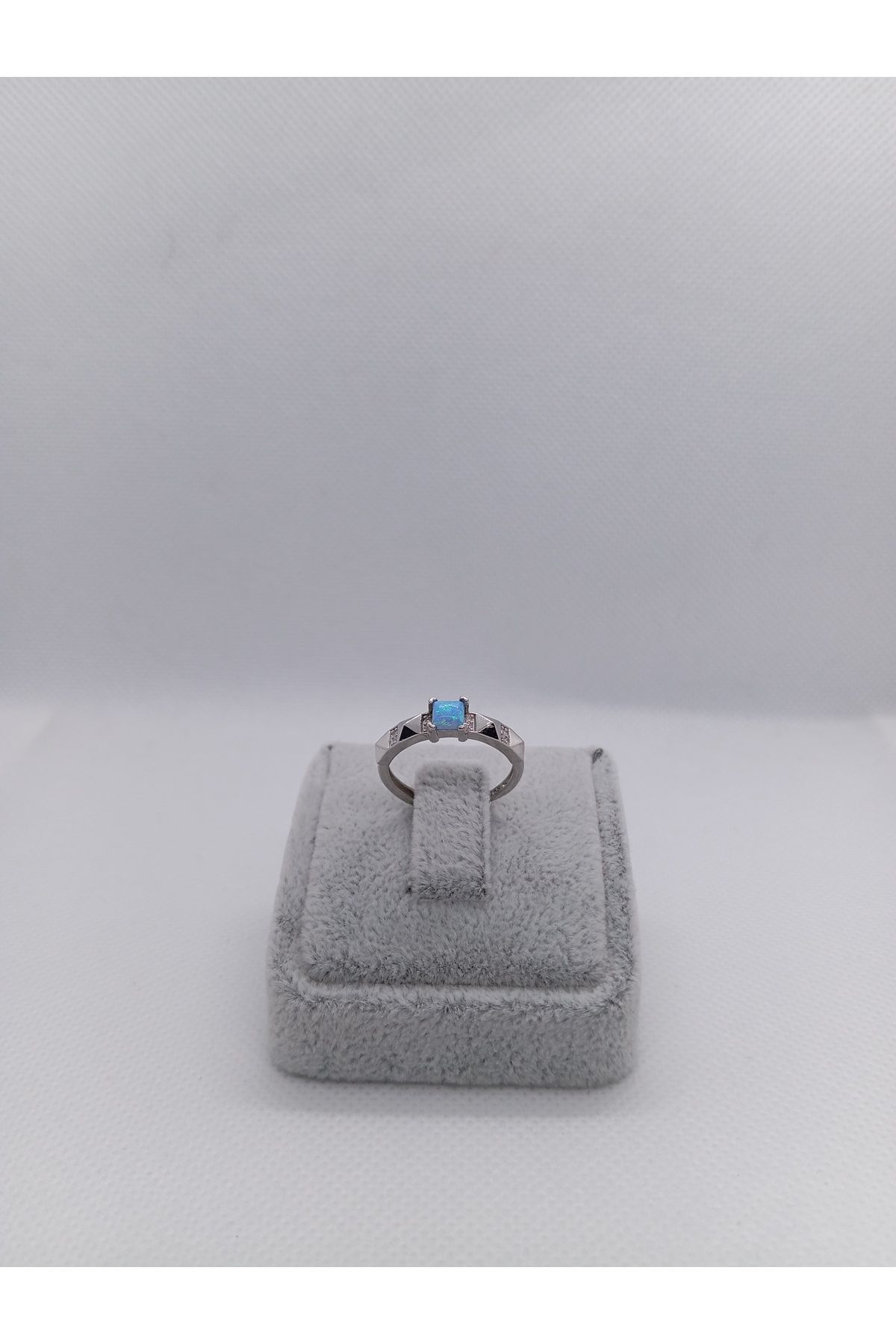 Kjewelry 925 Ayar Gümüş Kare Opal Taşlı Ayarlanabilir Kadın Yüzük