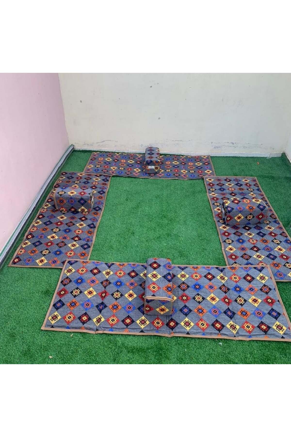 طقم جلسات أرضية شعبية سورية (4 مدات 4 مراكي) – رصاصي