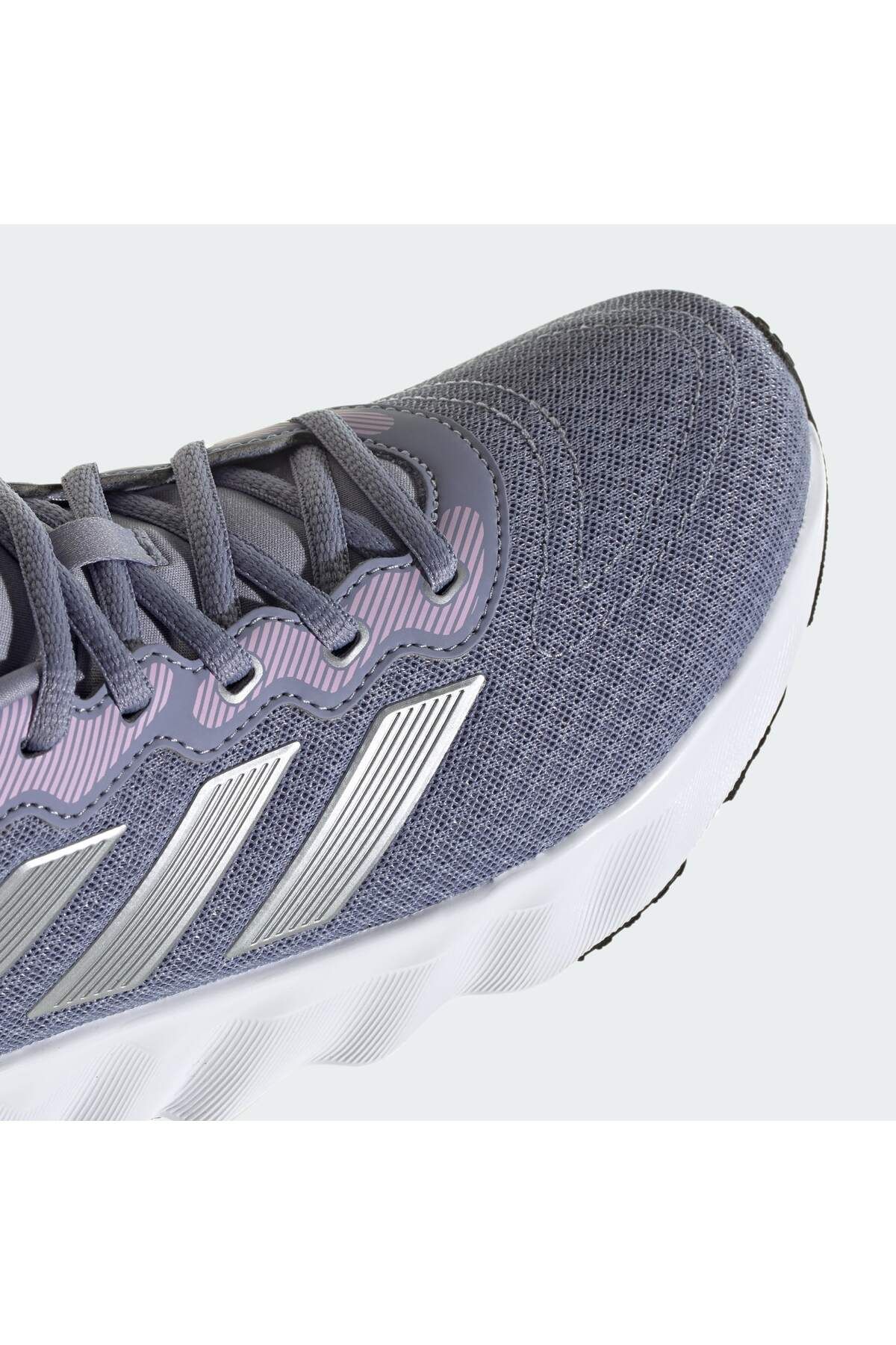 کفش دو و تمرین بنفش زنانه Switch Move ID8332 اورجینال adidas