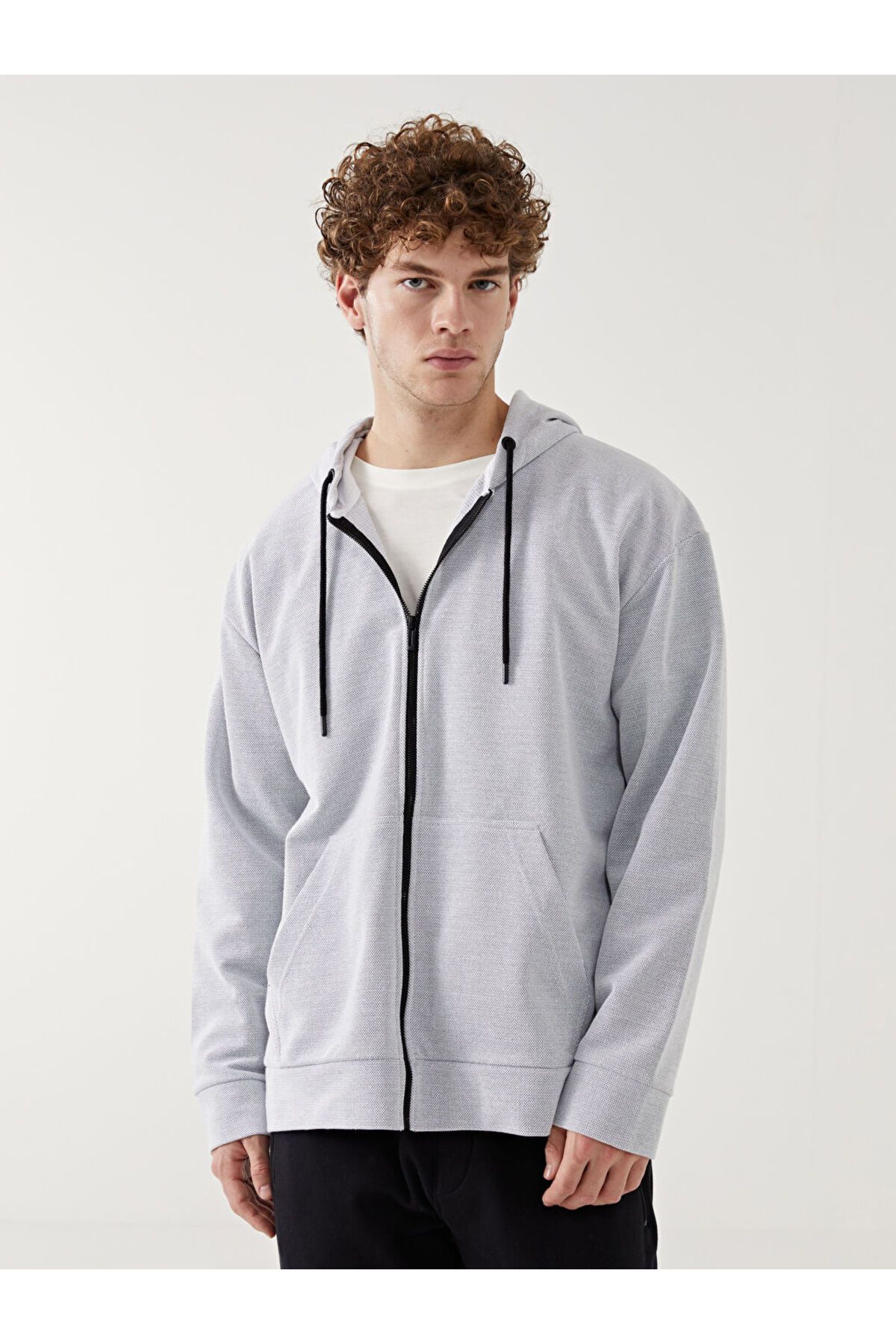 LC Waikiki Kapüşonlu Uzun Kollu Erkek Fermuarlı Sweatshirt