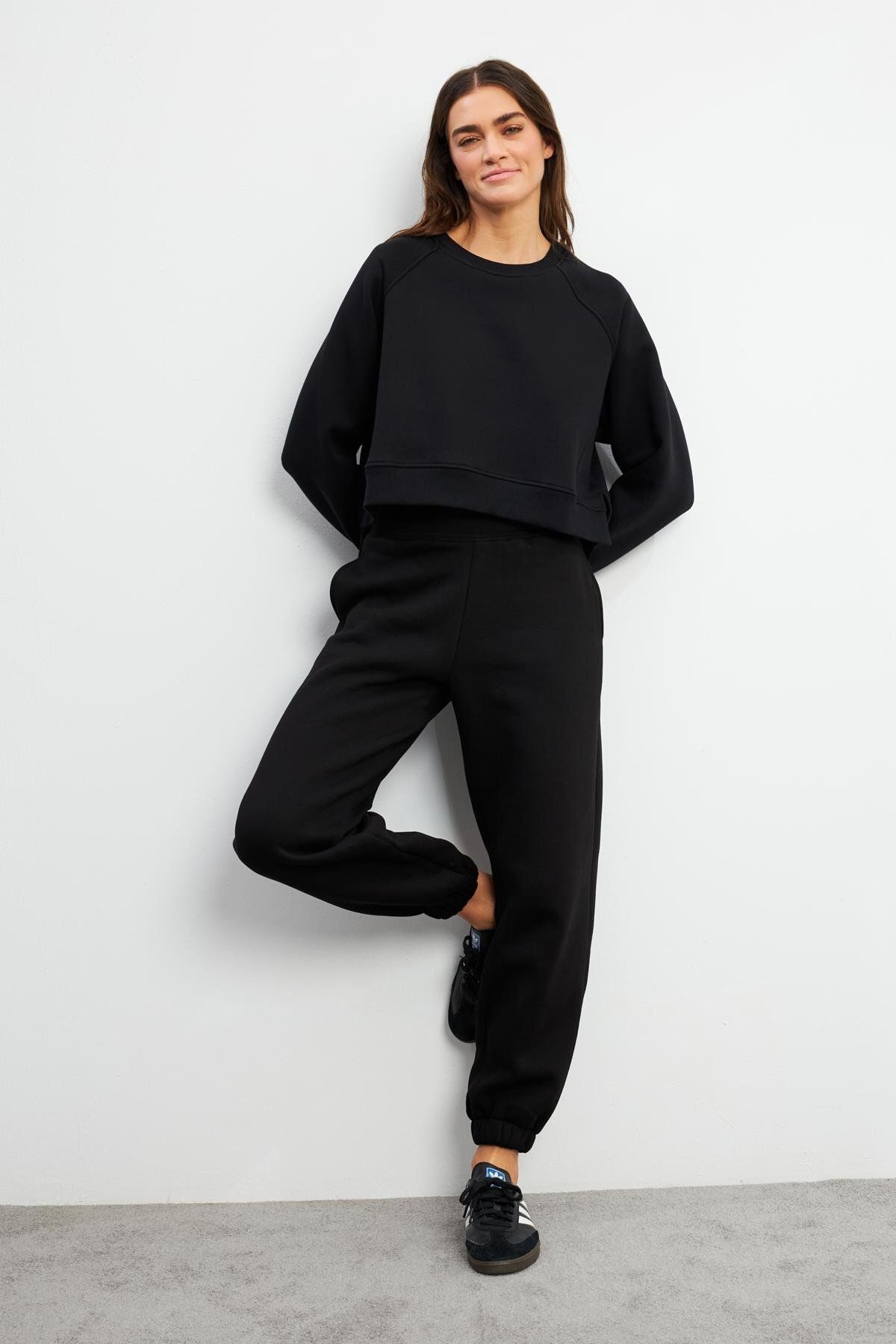 VENA-Oversize Jogging Trousers with Elastic Waist - Black 1