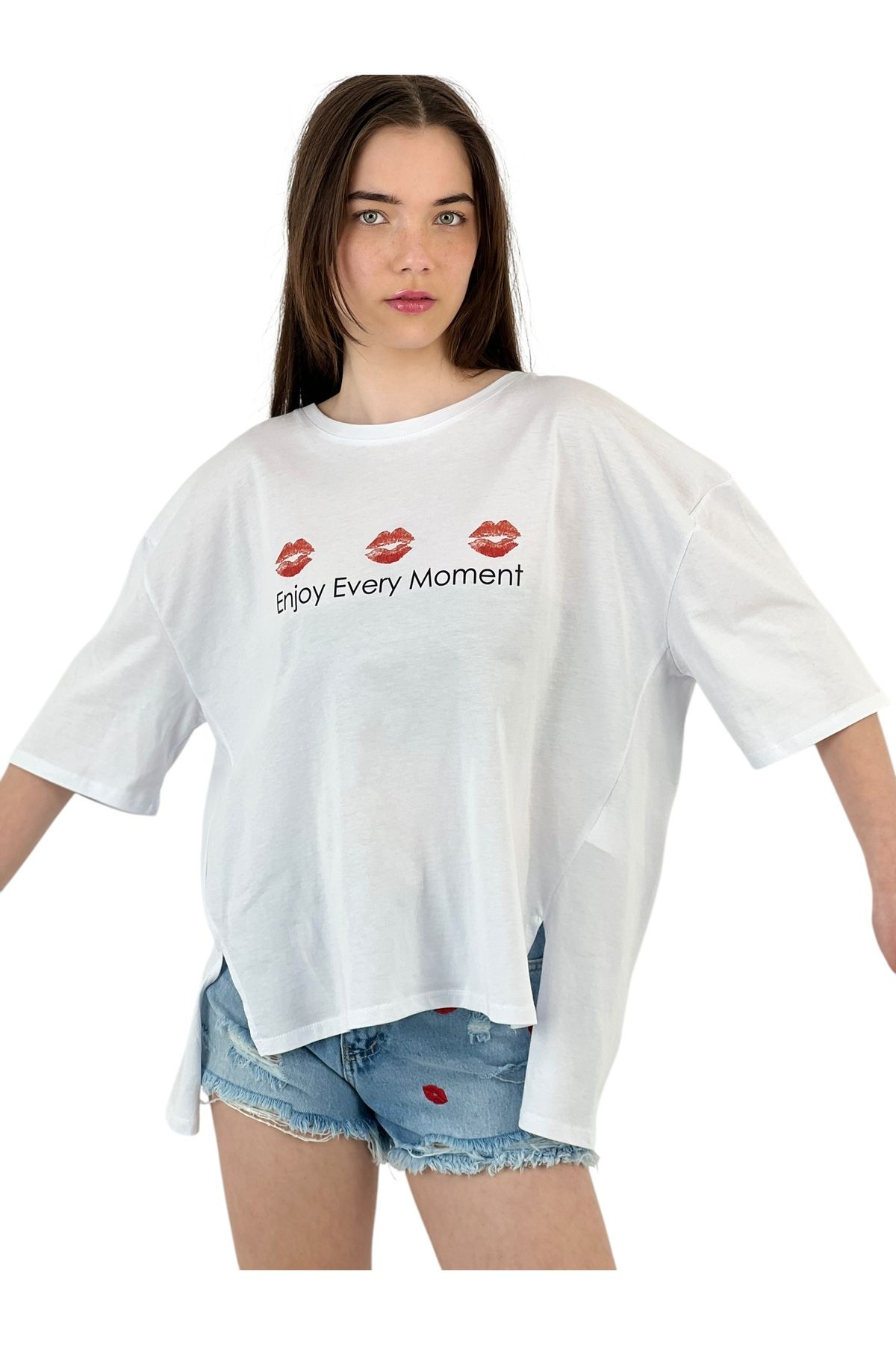 Miss Poem-Enjoy Every Moment" Printed White Oversize T-Shirt 2