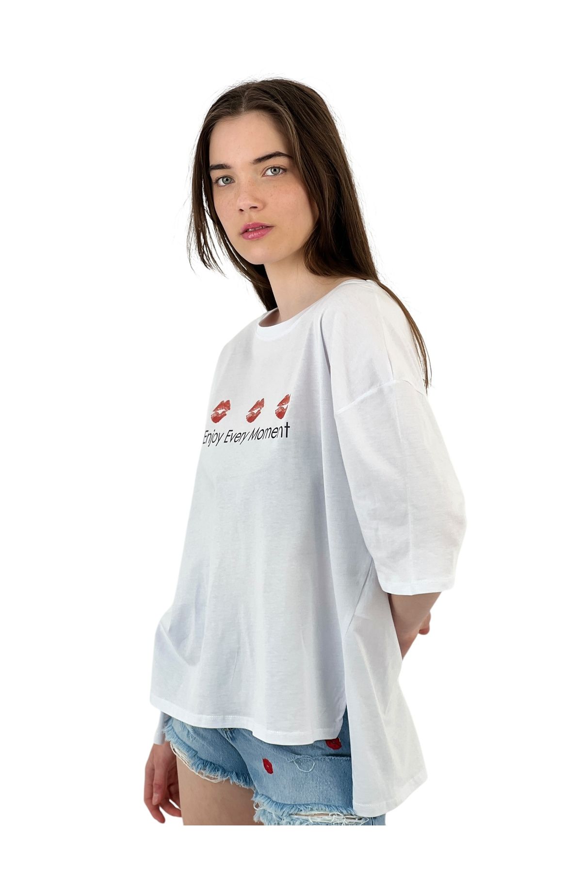 Miss Poem-Enjoy Every Moment" Printed White Oversize T-Shirt 5