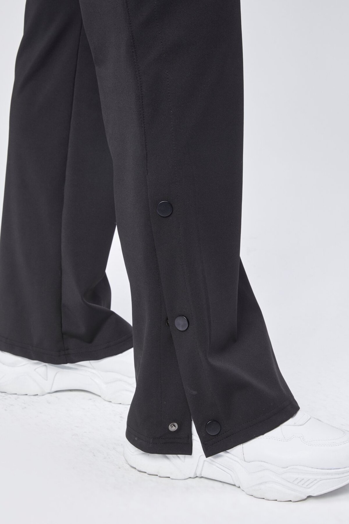 Grenj Fashion  Siyah Yüksek Bel Paçası Çıtçıtlı Bol Paça Eşofman Altı - Görsel 4