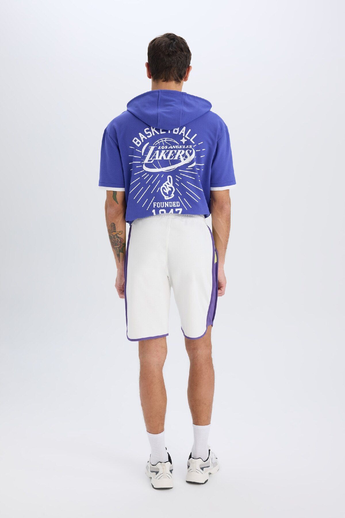 DeFacto-Defactofit - NBA Los Angeles Lakers Standard Fit Short Shorts W9811Az25Sp 7