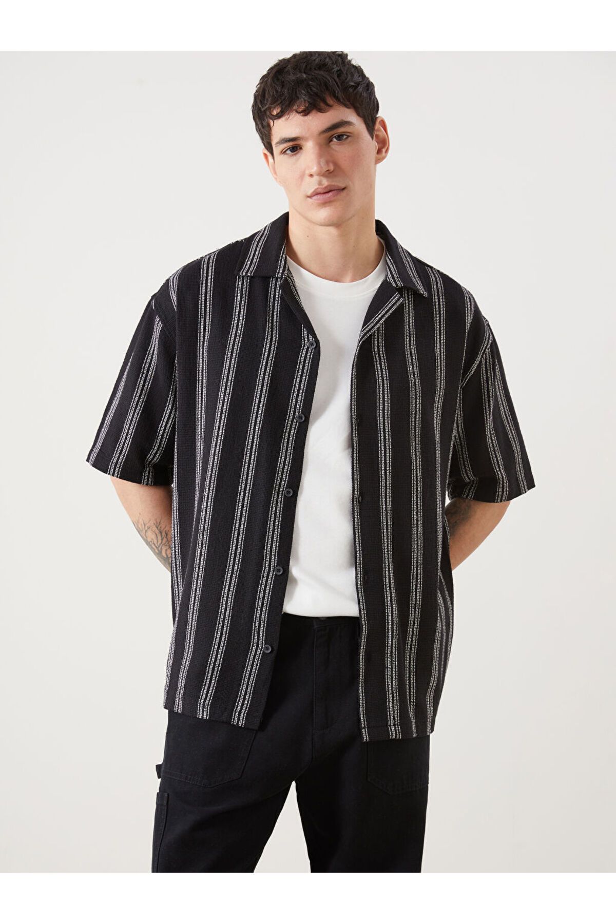 LC Waikiki Yeni Sezon Regular Fit Kisa Kollu Cizgili Erkek Gomlek - S5IK27Z8