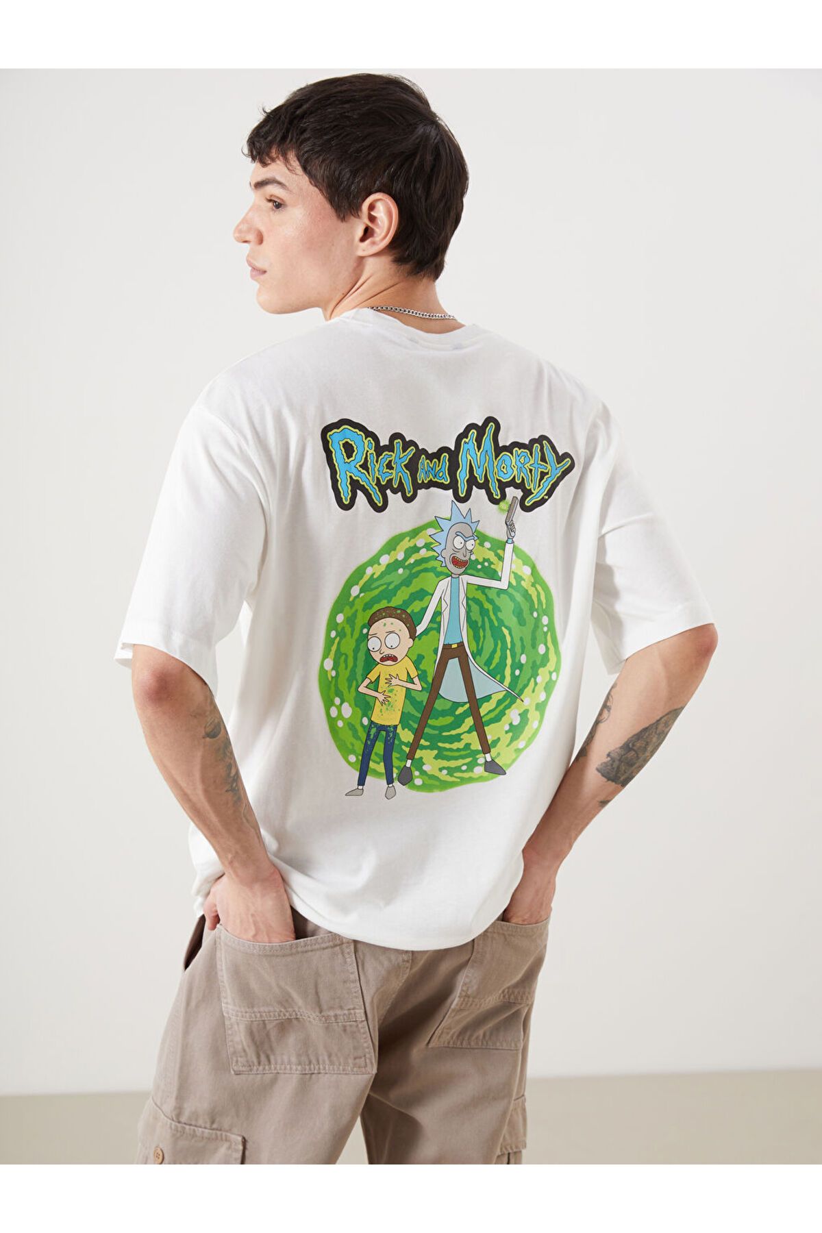 LC Waikiki Yeni Sezon Bisiklet Yaka Kisa Kollu Rick and Morty Baskili Penye Erkek Tisort - S5BL65Z8