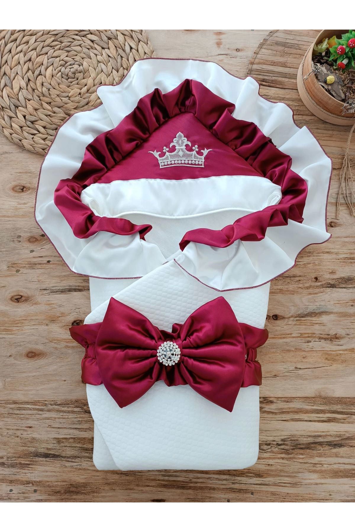 Ecenaz Yenidoğan Mehtap Lüks Kelebek Taç Nakışlı Bebek Battaniyesi Kundak Bordo