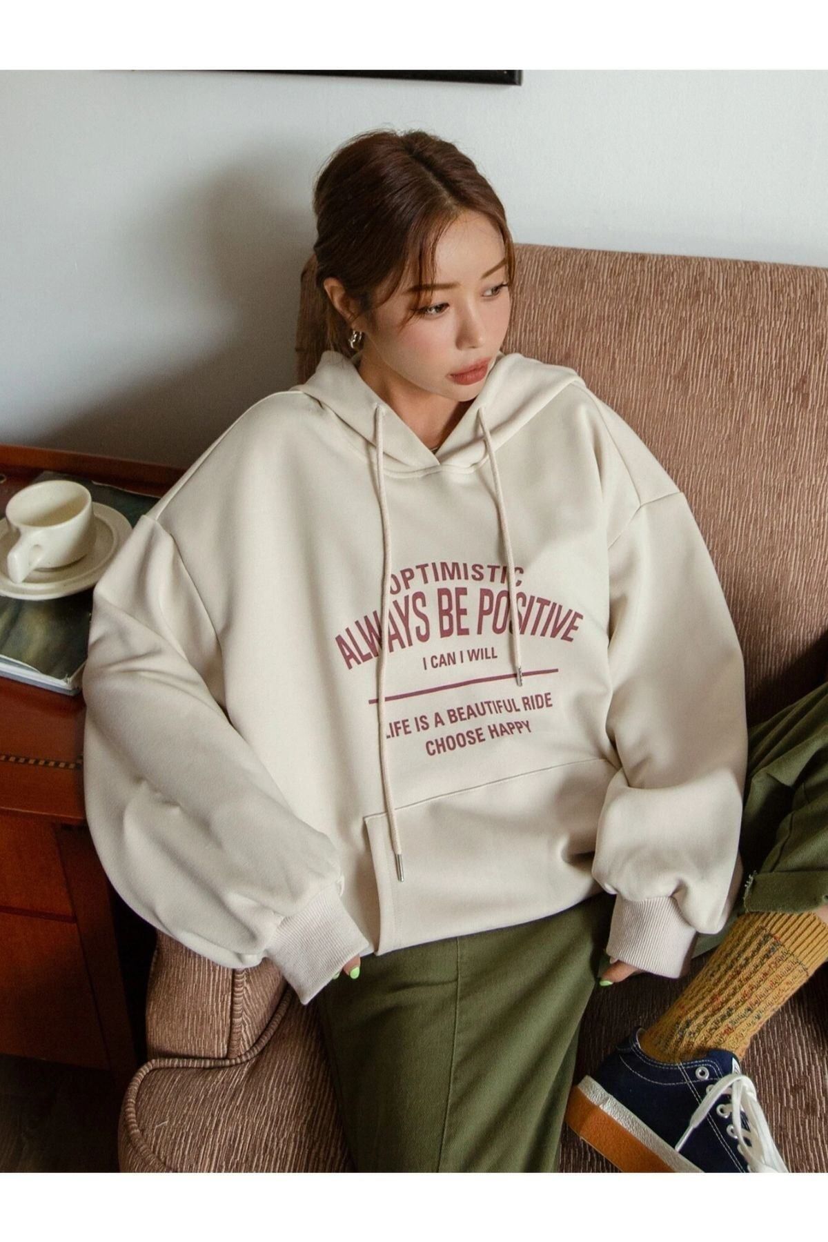 GIANTSTORE Kadın Bej Optimistic Baskılı Oversize Kapüşonlu Sweatshirt