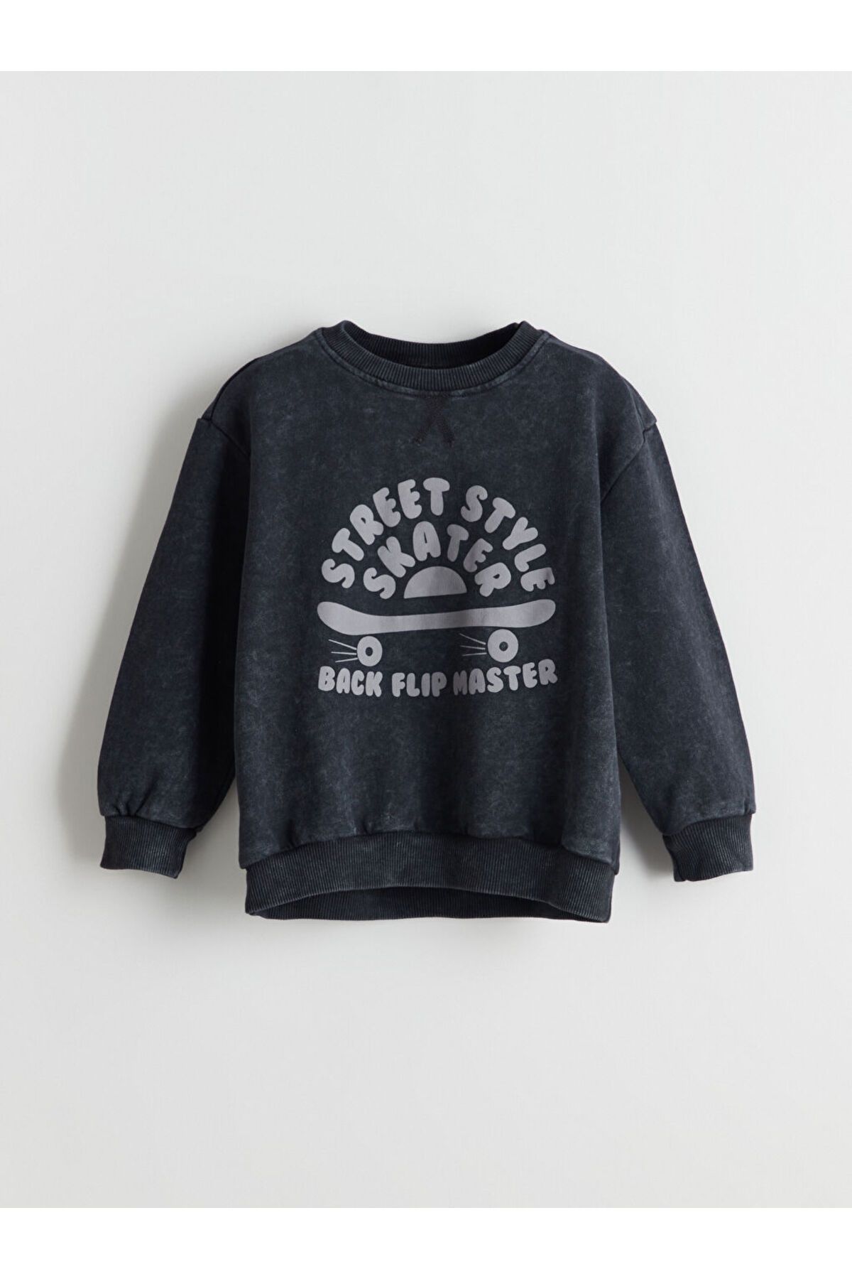 LC Waikiki-Crew Neck Printed Boys' Sweatshirt 1